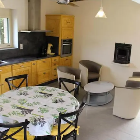 Vakantiehuis Brousse Le Chateau Montclar (Aveyron)